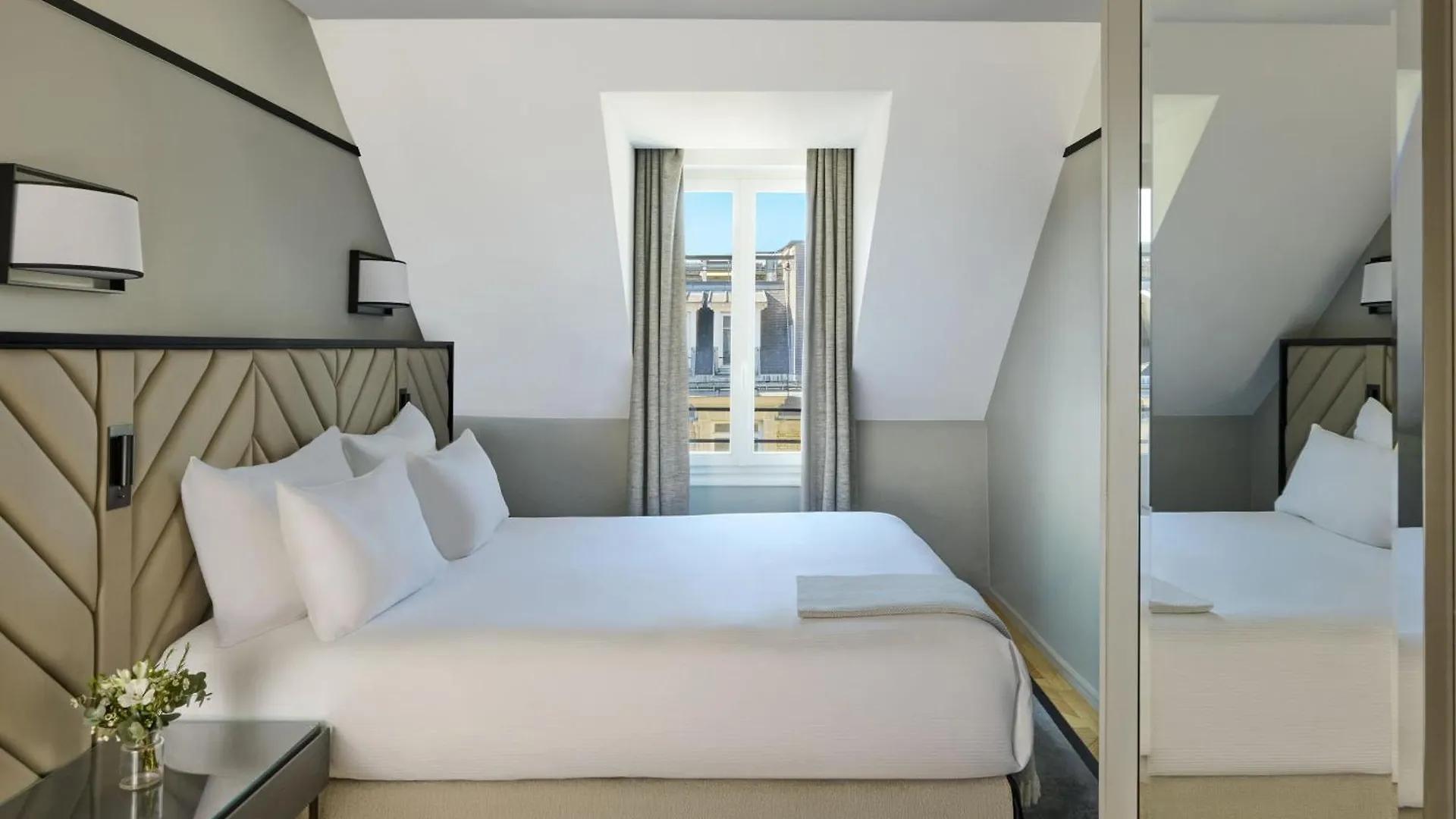 ***** Hotel Fraser Suites Le Claridge Champs-Elysees Paris France