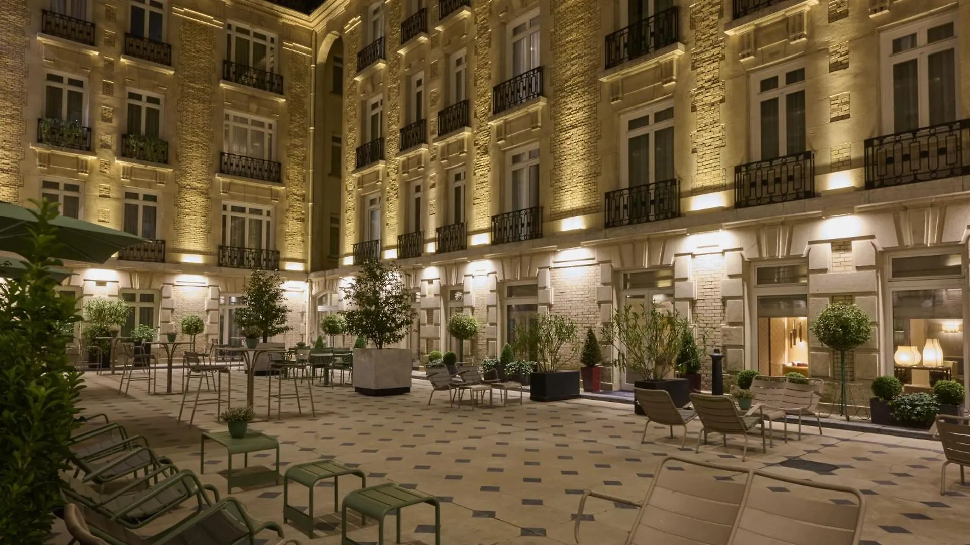 Fraser Suites Le Claridge Champs-Elysees Paris 5*,